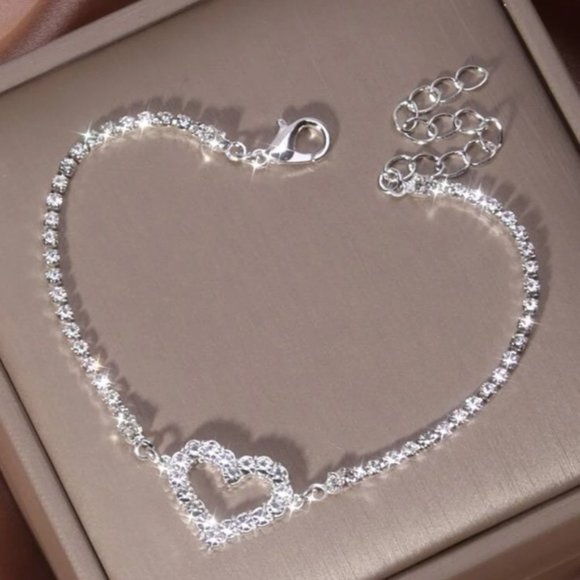 Jewelry - Valentines Day Bracelet Hollow Heart Shiny Chain Bracelet For Your Loved One